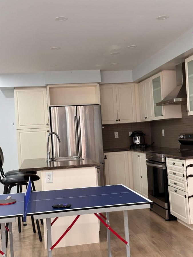 Cmoney Beautiful Home 2 布兰普顿 外观 照片