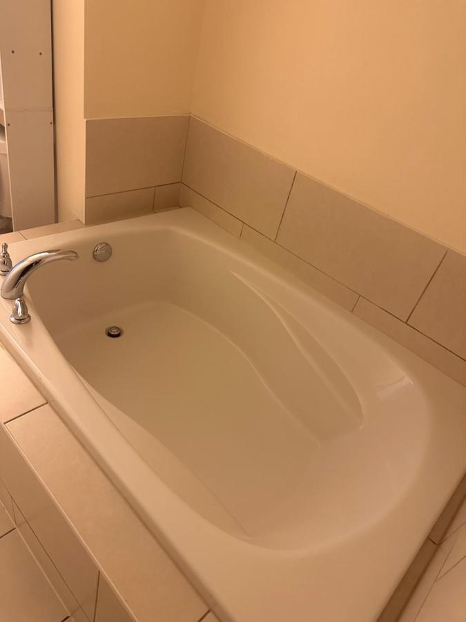 Cmoney Beautiful Home 2 布兰普顿 外观 照片
