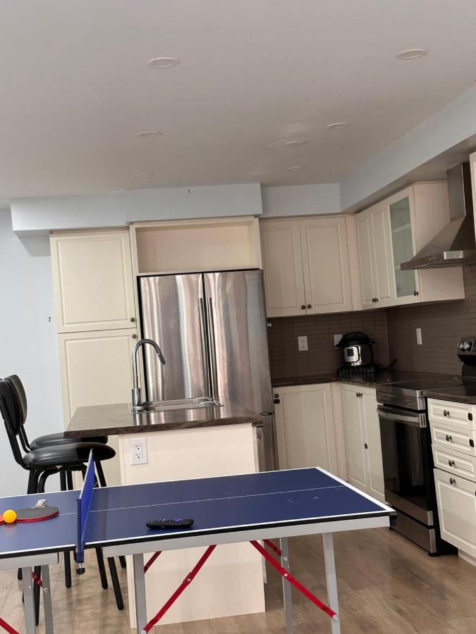 Cmoney Beautiful Home 2 布兰普顿 外观 照片