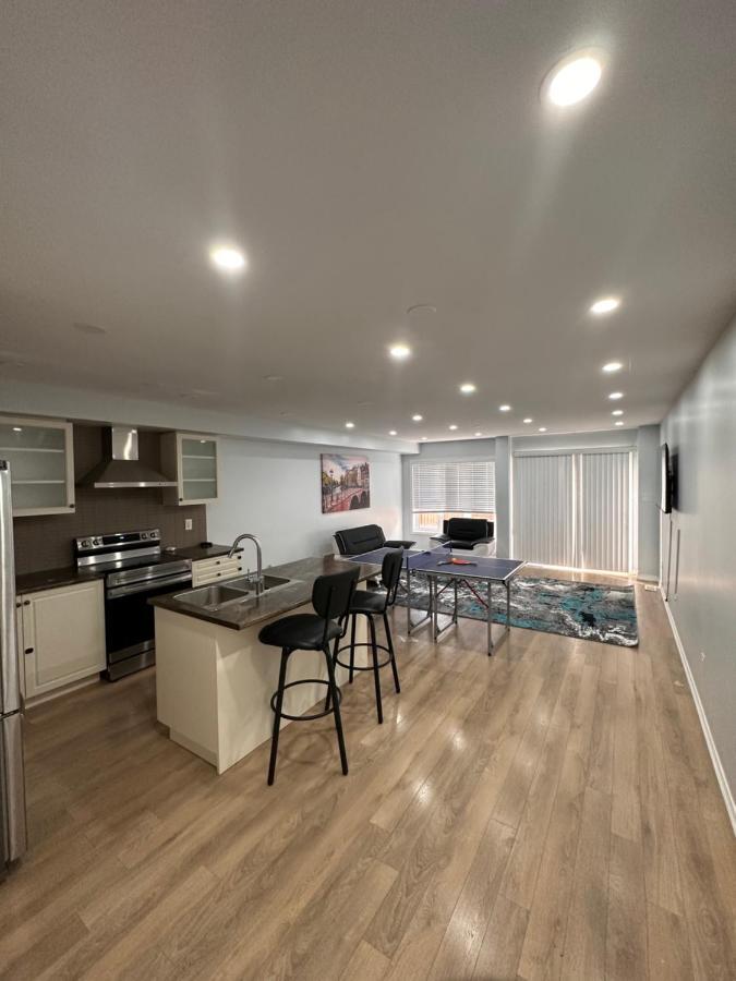Cmoney Beautiful Home 2 布兰普顿 外观 照片