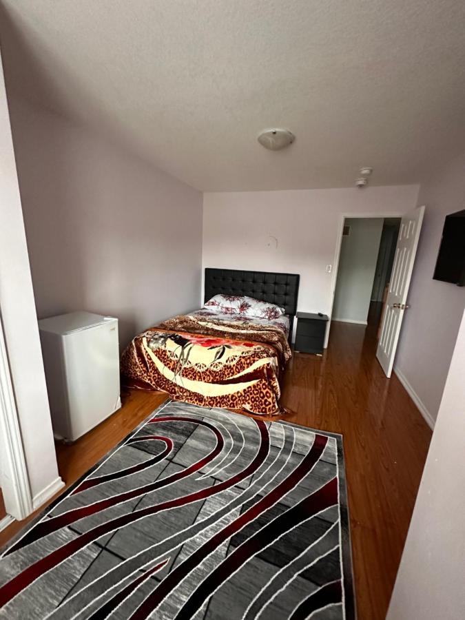 Cmoney Beautiful Home 2 布兰普顿 外观 照片