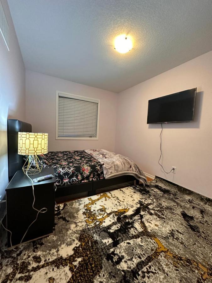 Cmoney Beautiful Home 2 布兰普顿 外观 照片